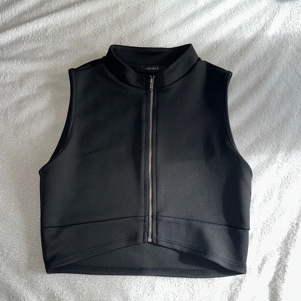 Black zipper front crop top